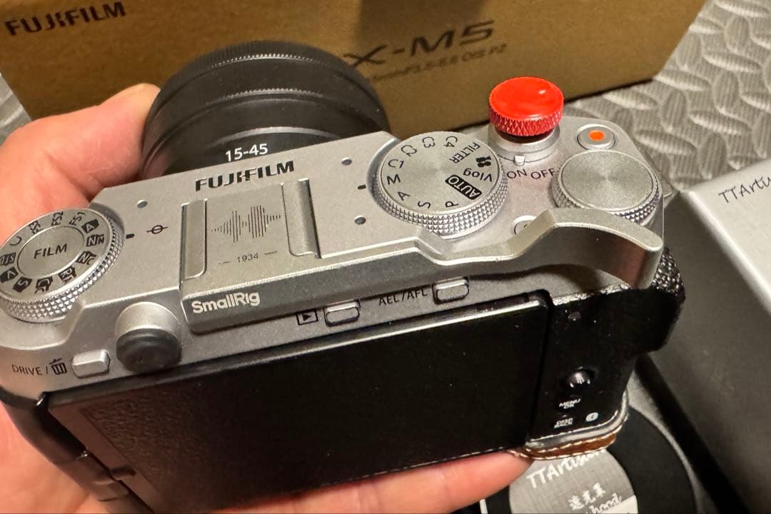 FUJIFILM X-M5レンズキットXC 15-45mm レンズ他付属品色々有