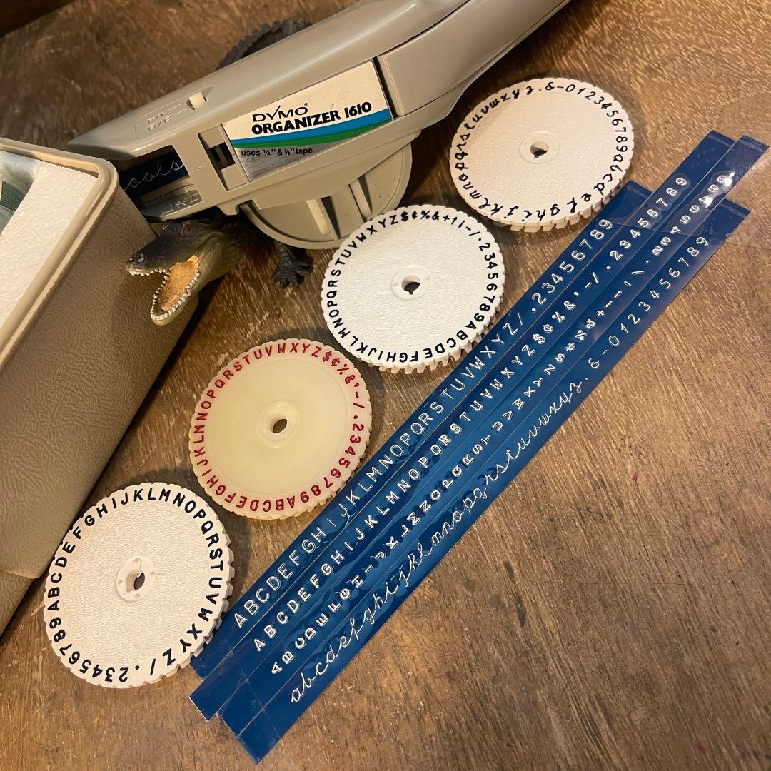 ■製品保証■ 【繋がる筆記体・文字盤4個】ダイモ 1610 DYMO 173-9