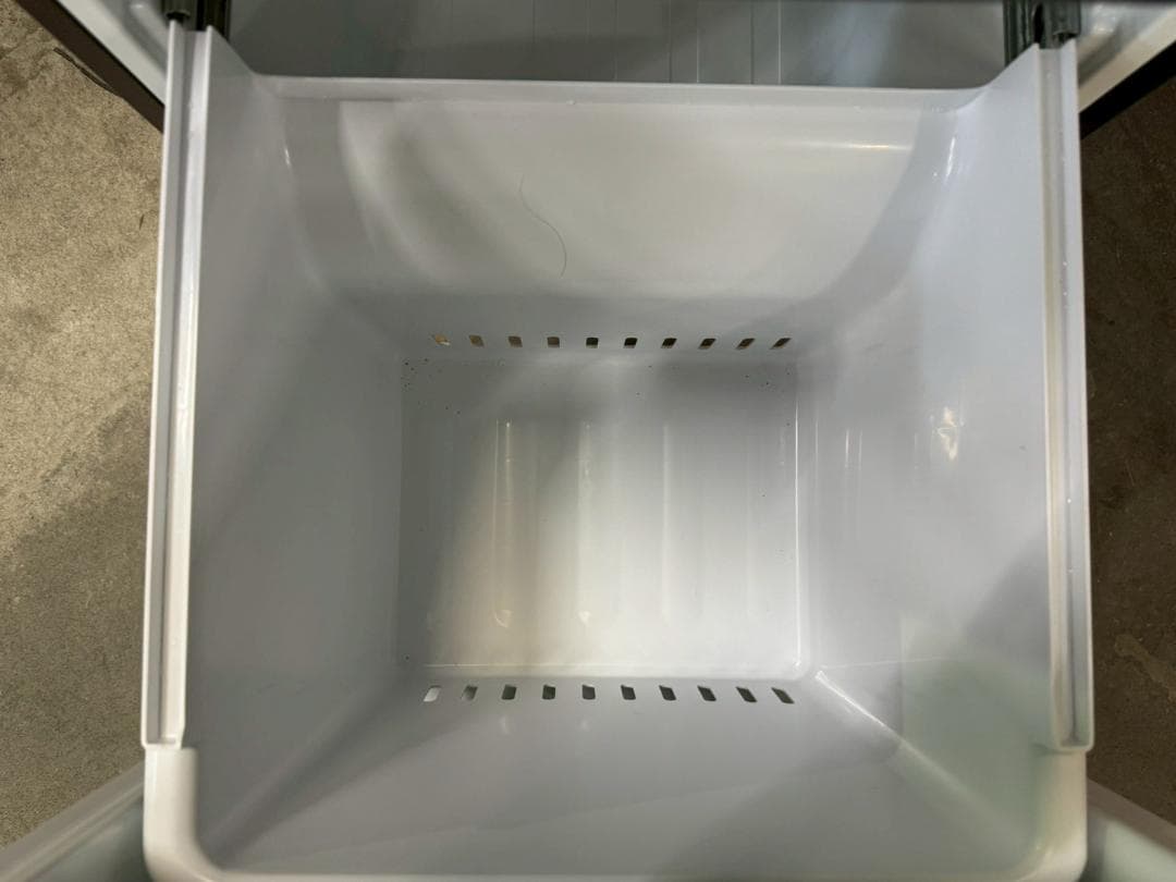 大阪送料無料★3か月保障付き★冷蔵庫★2023年★YRZ-F15J★IR-42