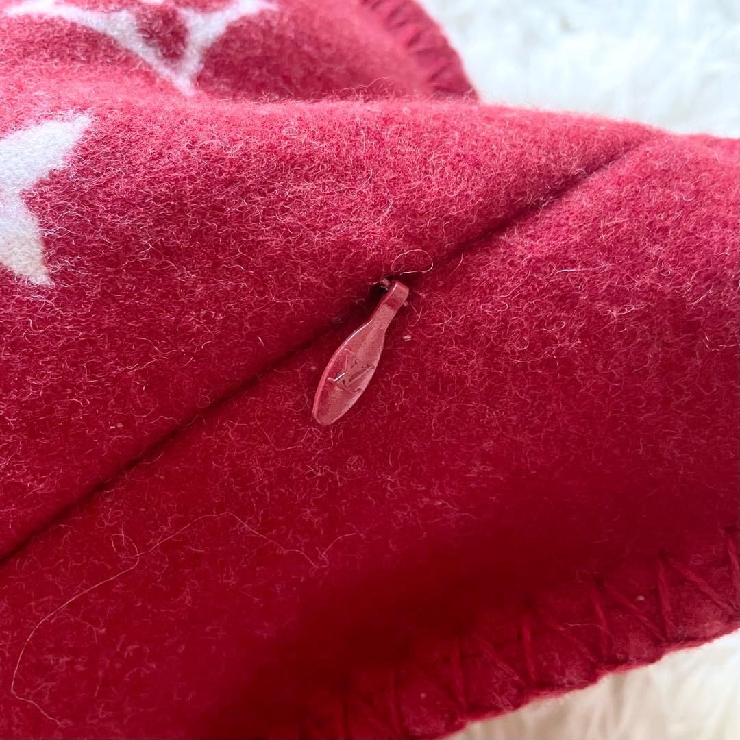 新品未使用　LOUIS VUITTON　×　supureme　コラボ　クッション