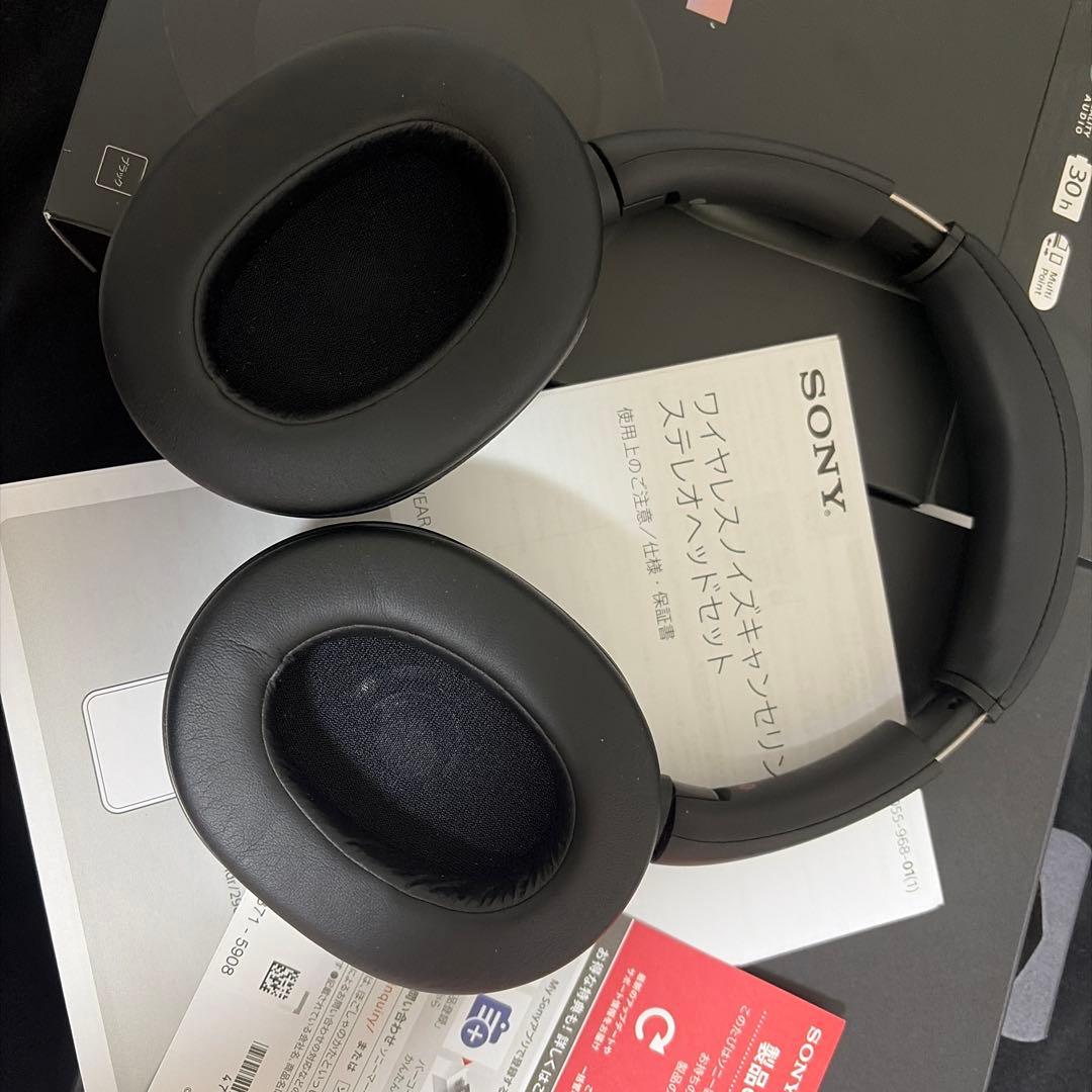 SONY ワイヤレスヘッドホン ブラック 収納ケース付き