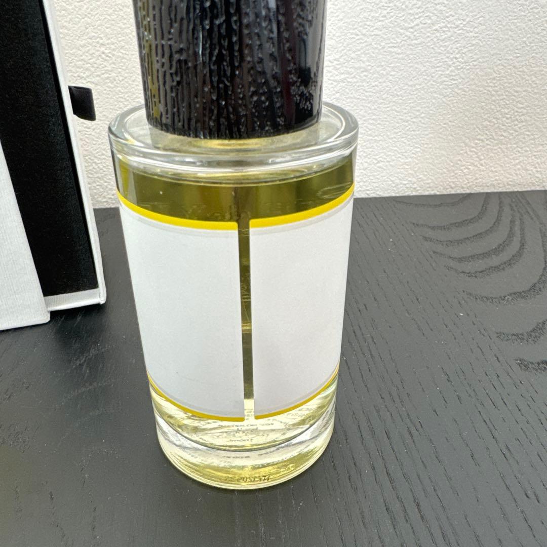 MAISON KITSUNÉ NOTE de YUZU