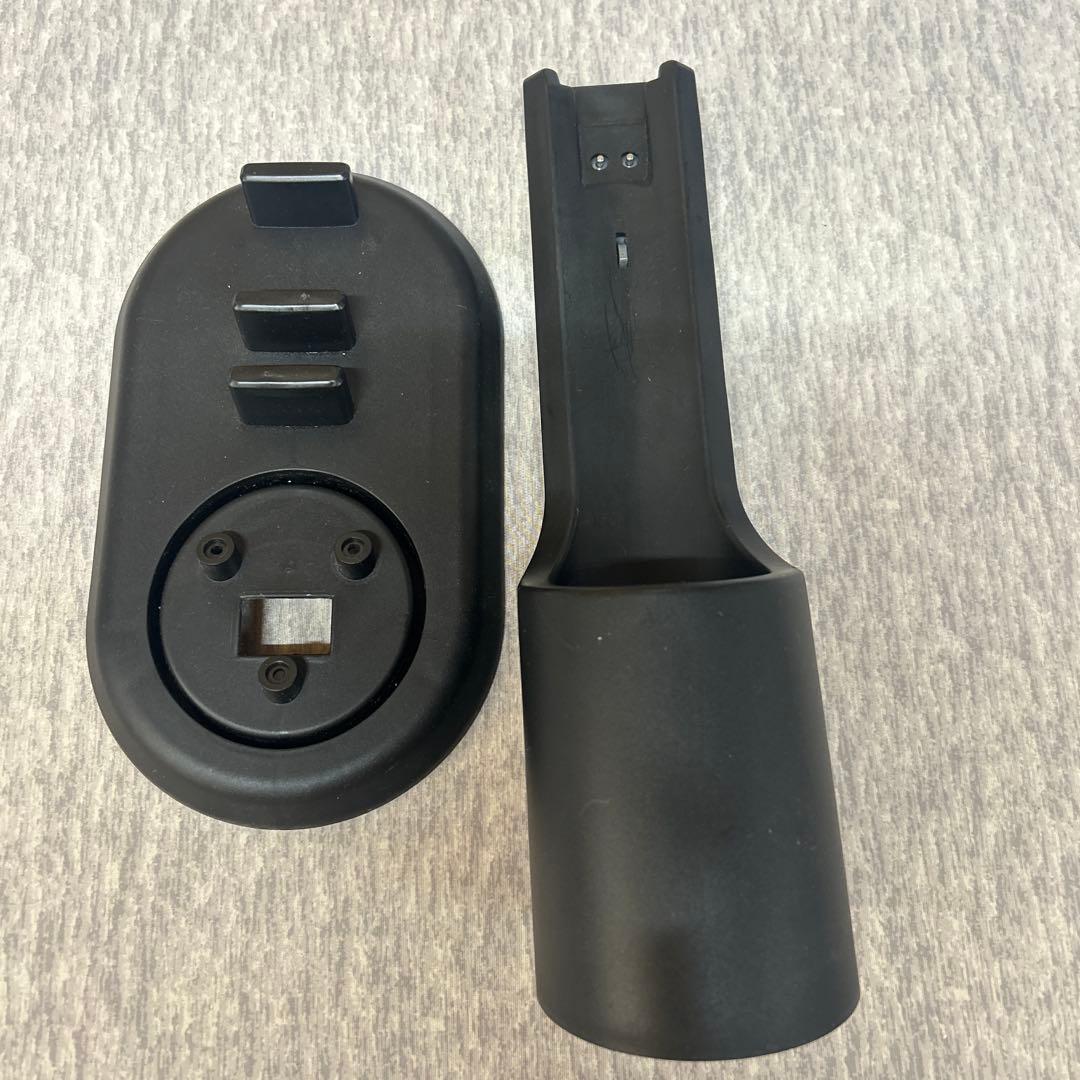 INVICTUS スティッククリーナー 本体 充電器，充電スタンド　付き