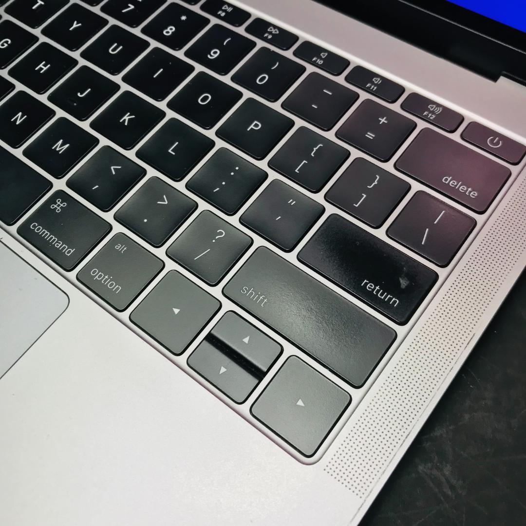 P91) MacBook Pro 13 i7 16G 256G 新品バッテリ