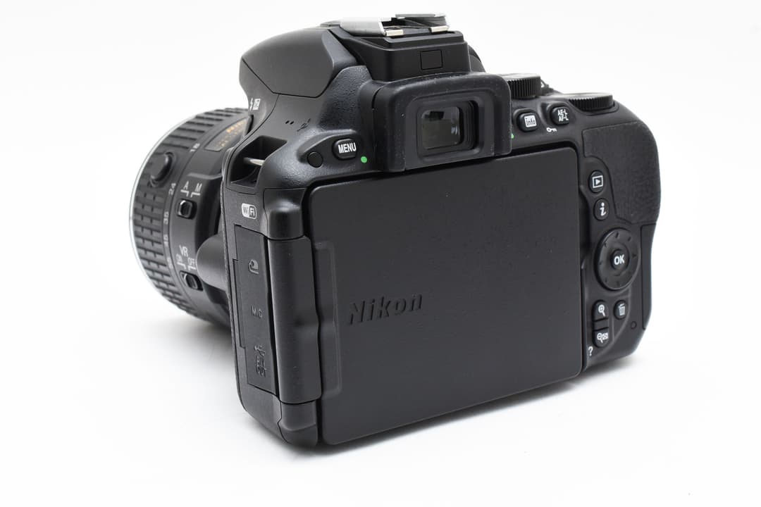 3136ショット Nikon D5500 Wi-Fi レンズセット #8290