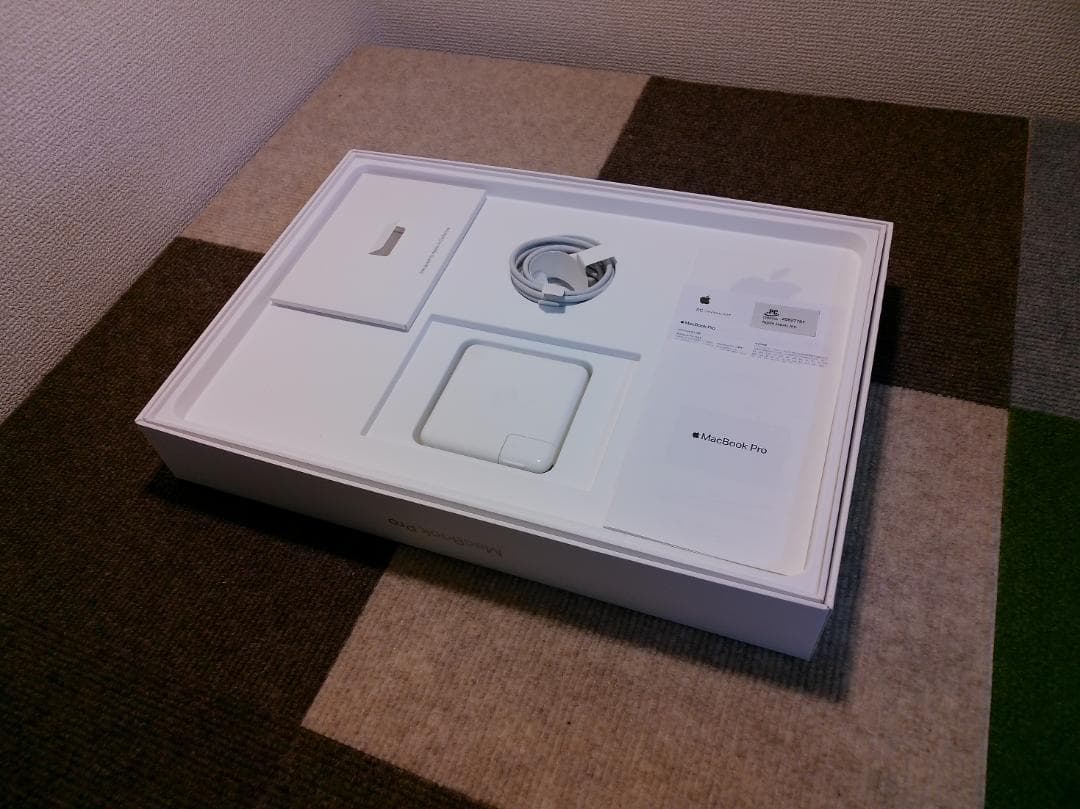 MIEMaMa 　MacBook Pro2018 A1990 15㌅