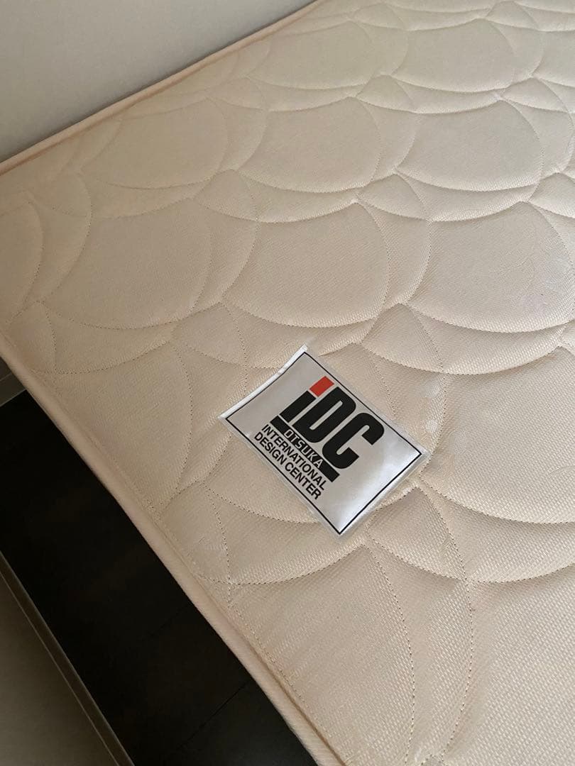 新品未使用　IDC大塚家具 セミダブルベッド