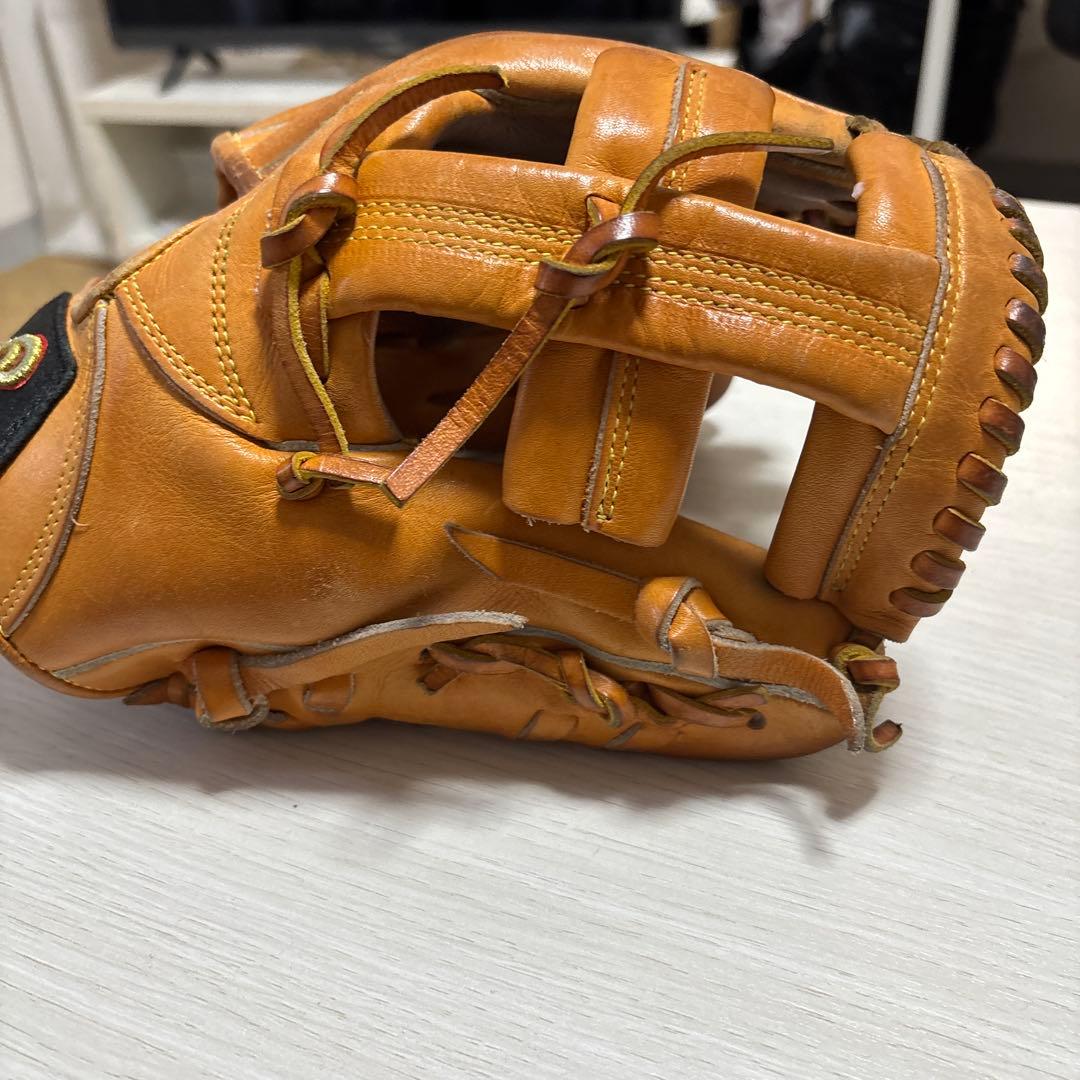 ドナイヤ硬式野球グローブ　内野手用