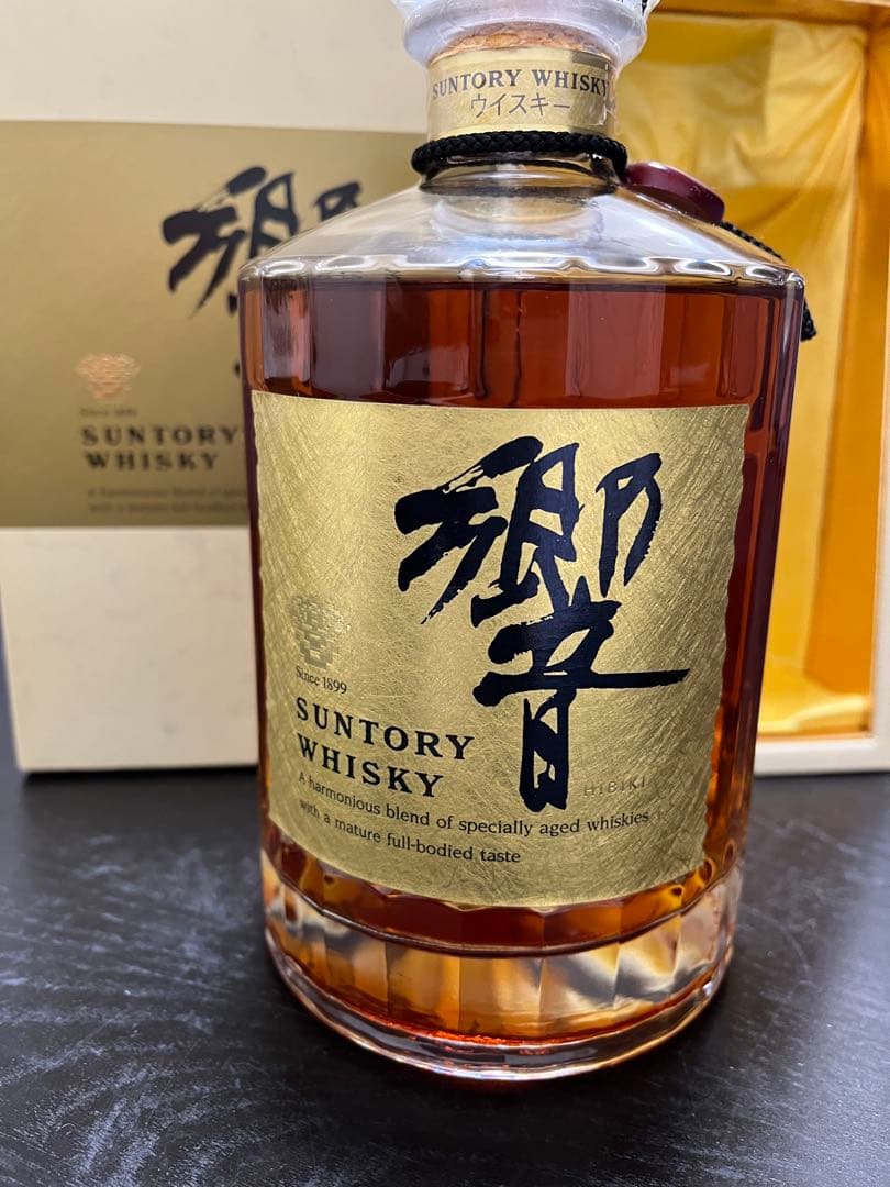 未開栓　響 サントリー　SUNTORY 　　ウィスキー　ゴールドラベル　箱付き