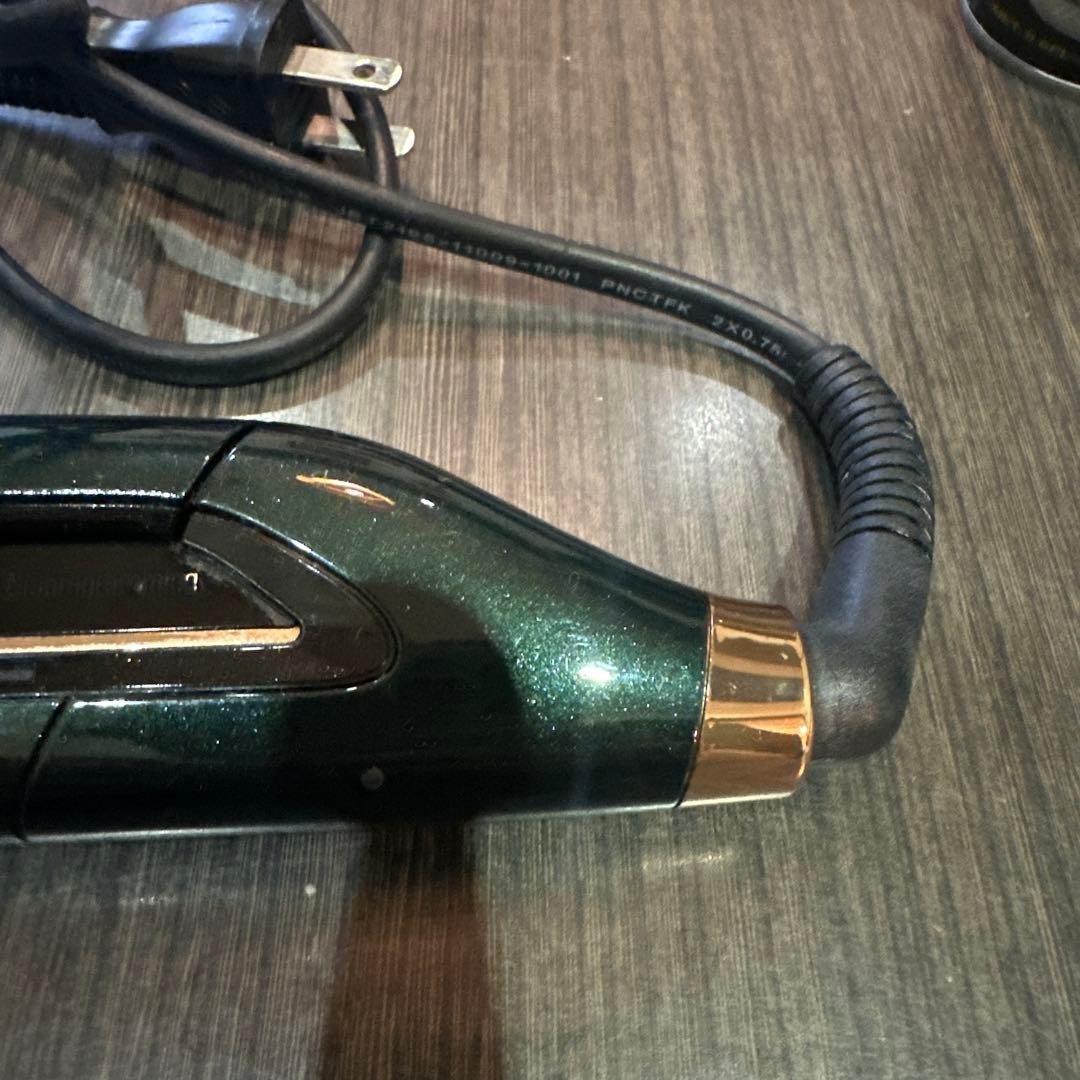 HAIRBEAURON 7D　ストレートアイロン　ヘアビューロン