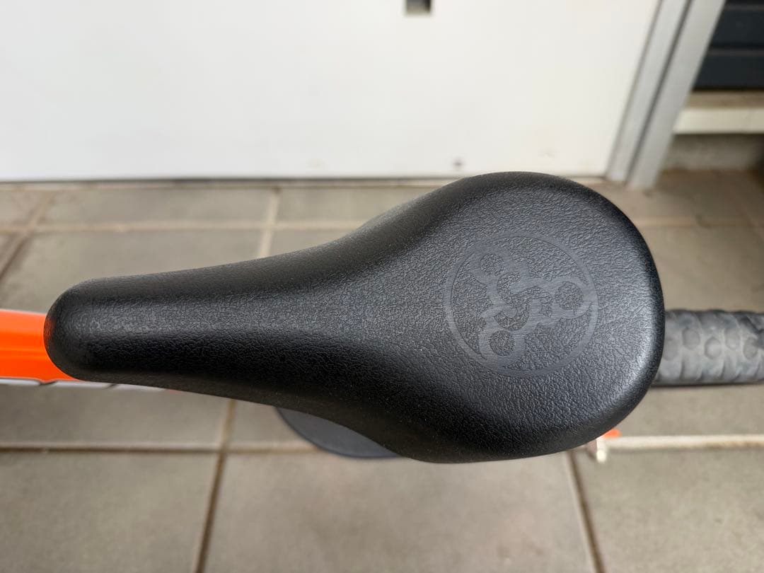 【使用少】STRIDER ストライダー　オレンジ　スポーツ　ロングポスト付