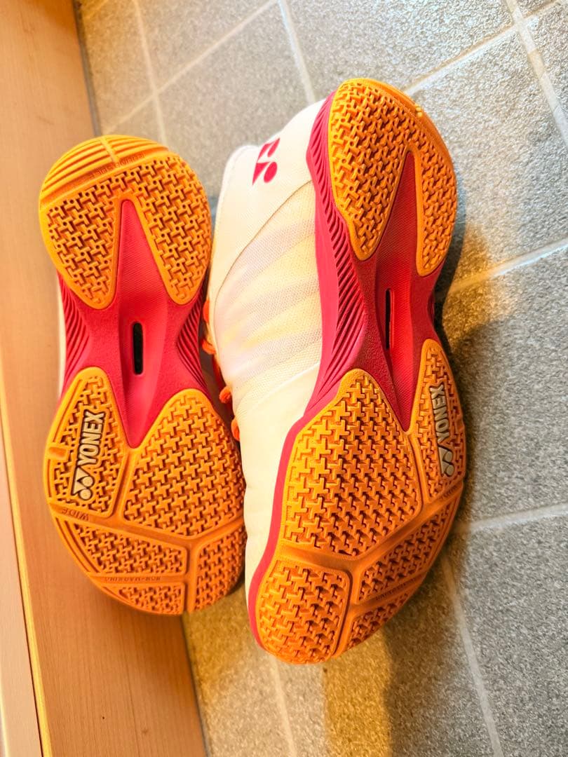 ピンクの猫12/26まで　YONEX COMFORT Z 25.5