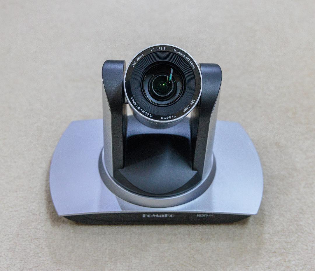 PTZカメラFMK20UH NDI と PTZ コントローラーKC608 Pro