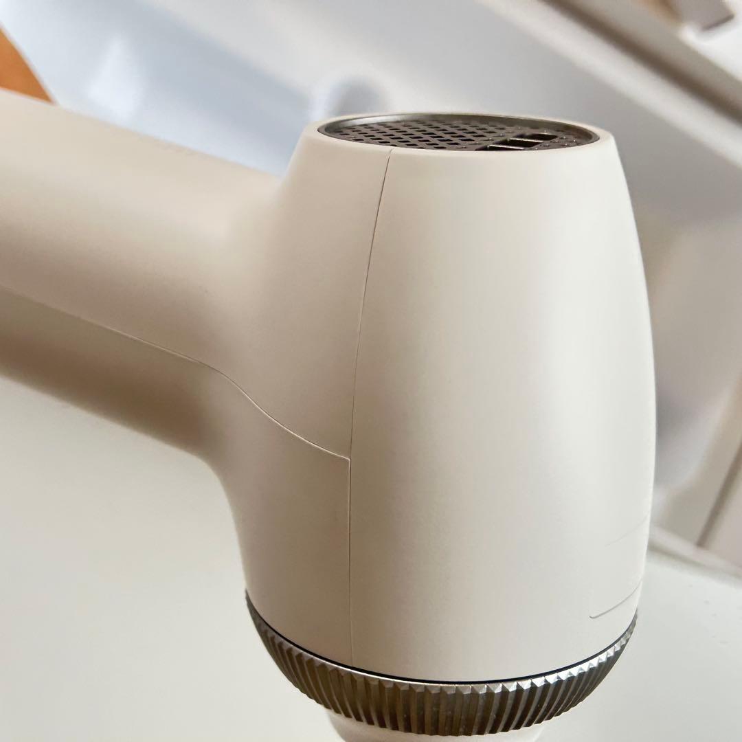 箱付き medicube ULTRA TUNE 0.68 美顔器 AGE-R