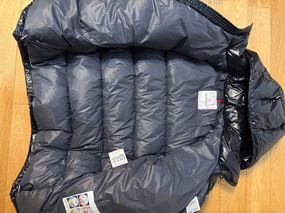 Moncler マヤ黒 ダウンジャケット