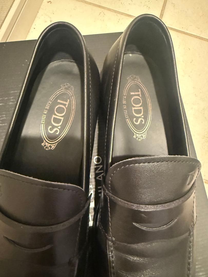 【最終値下げ】トッズ　メンズ　ローファー　サイズ8 1/2 27.5cmほど