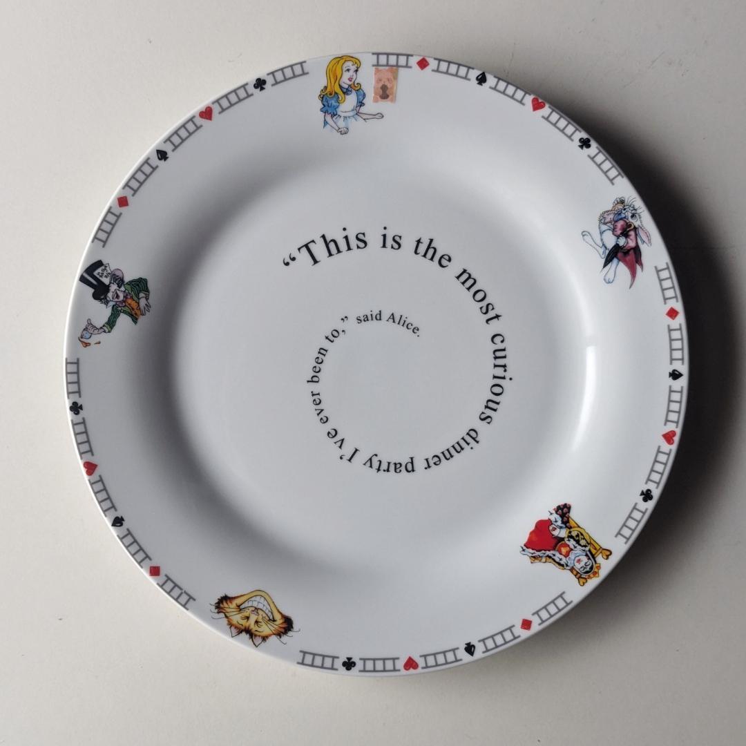 美品・未使用　不思議の国のアリス　大皿　4枚まとめ売り　プレート3枚　デザート皿