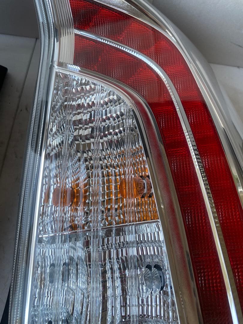 トヨタ プリウス 30系 後期 純正テールランプ 左右セット