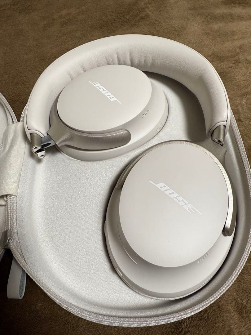美品 BOSE QuietComfort Ultra ワイヤレスヘッドホン
