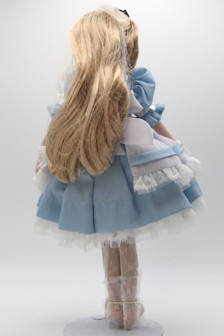 Curiouser ang Curiouser 青と白のドレス EFANBEE