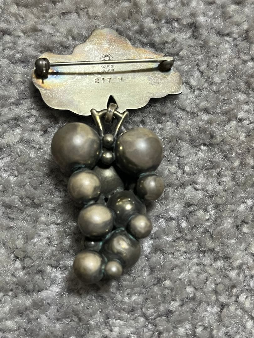   シルバー925 ブドウブローチ
