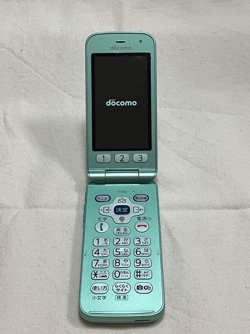 docomo F-02J らくらくホン ミントグリーン［ジャンク］