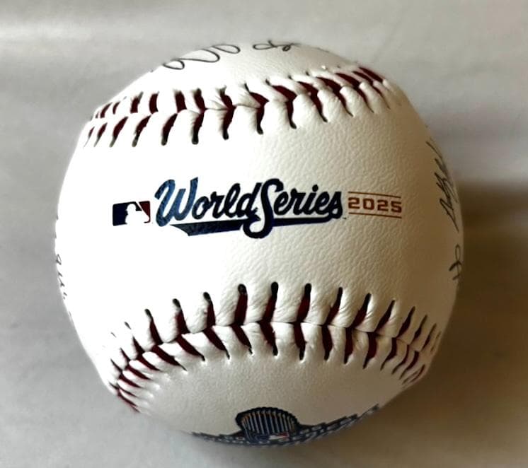 ドジャース 2025 世界一記念ボール 大谷翔平・山本由伸・佐々木朗希サイン入り