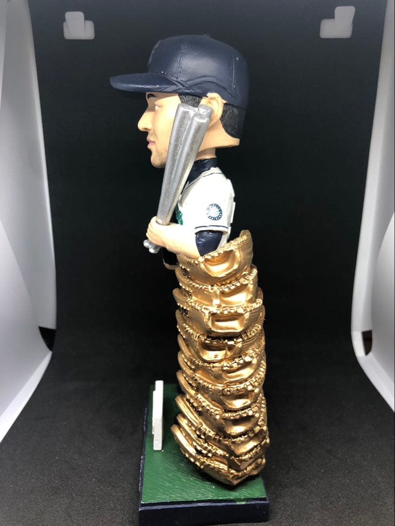 【イチロー 直筆サインボール】ボールケース、球団殿堂入り記念ボブルヘッド、セット