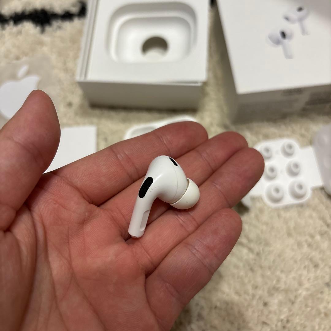 Apple AirPods Pro2 本体 充電ケース付き
