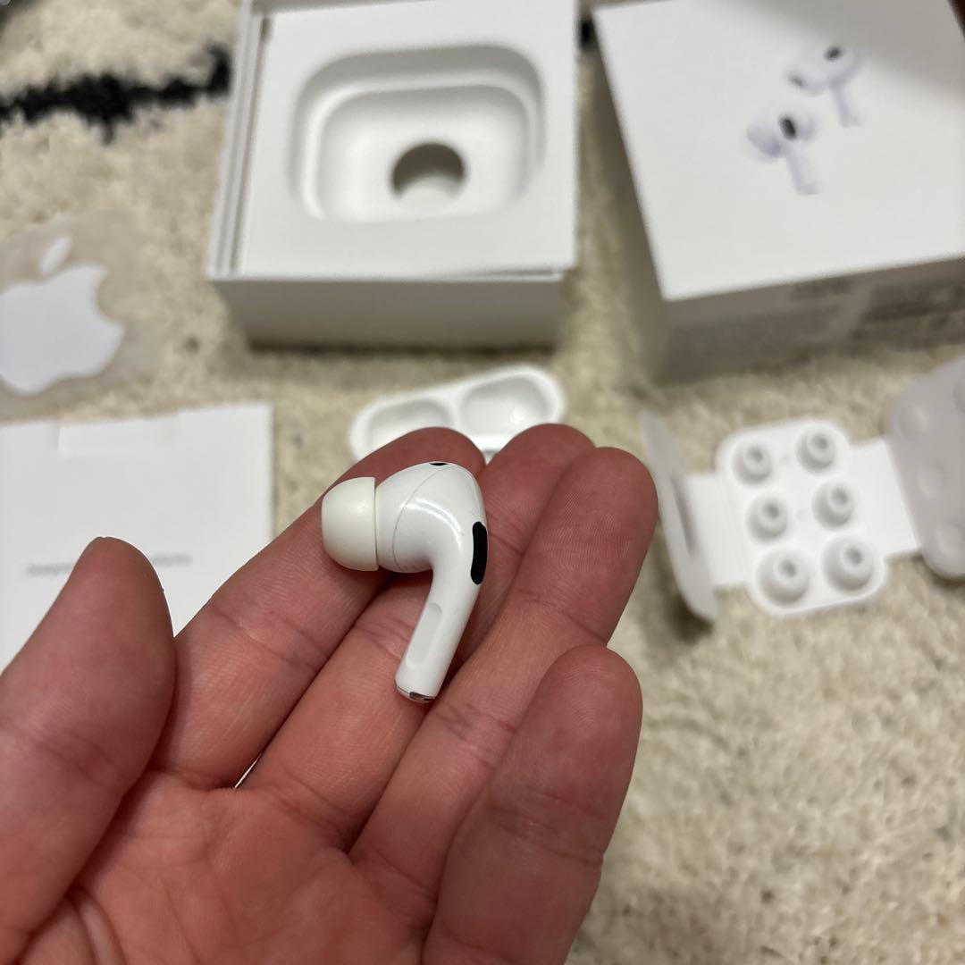Apple AirPods Pro2 本体 充電ケース付き