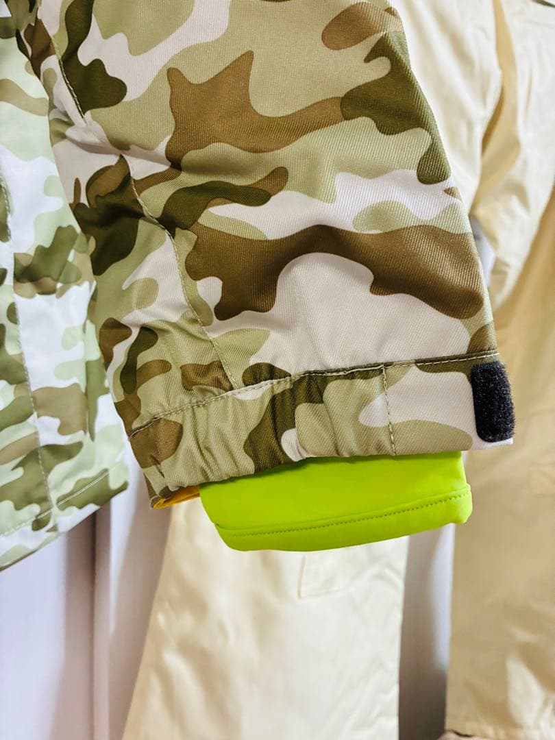 美品 スノーボードウェア レディース Sサイズ 上下セット