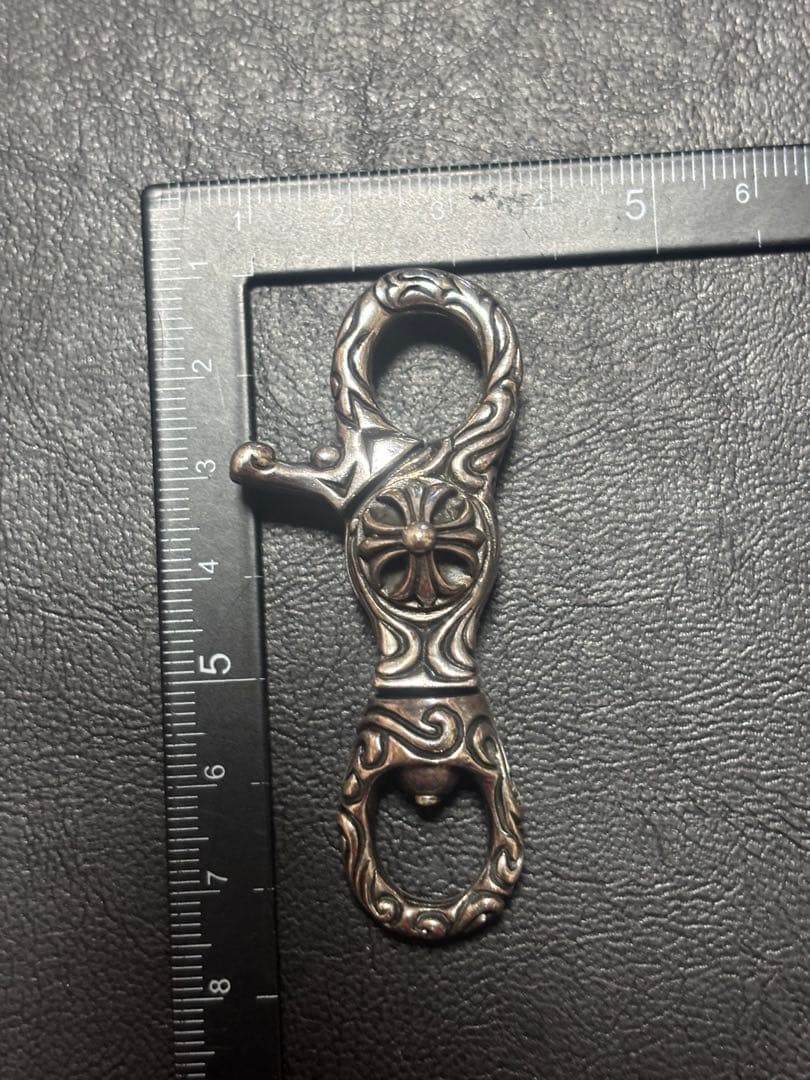 ALZUNI 大サイズナスカンクリップ　クロスボール&唐草モチーフ