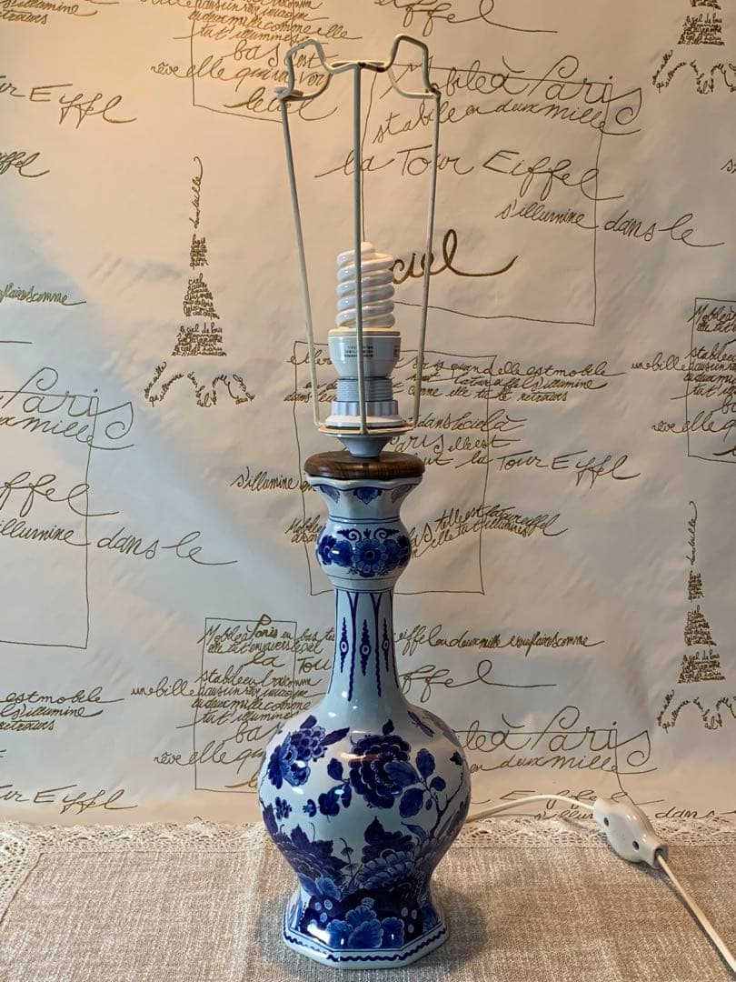 ロイヤルデルフト　破格！レアなビンテージの大型電気スタンドシェードも手書きです！