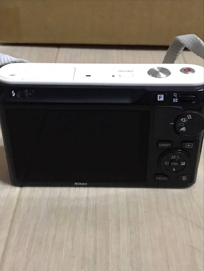 ニコン　1 J1 ボディ　動作品　難あり