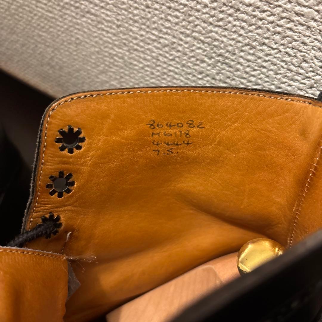 トリッカーズ　バートン　黒レザー ブローグブーツ