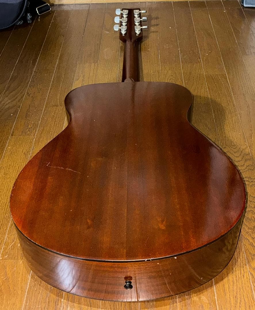 ひ*き様 ★　赤ラベル並みに鳴ります！綺麗な音色!ビンテージ　ヤマハFG130