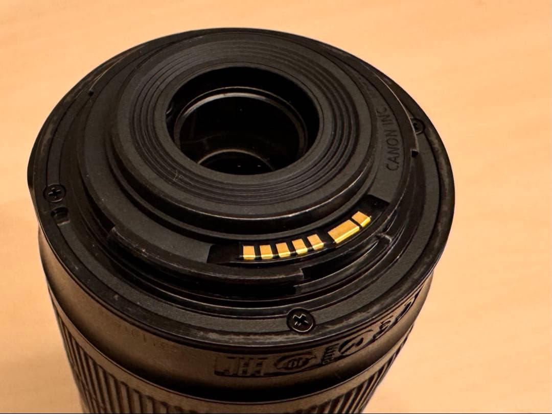 Canon EF-S 55-250mm F4-5.6 IS STMズームレンズ