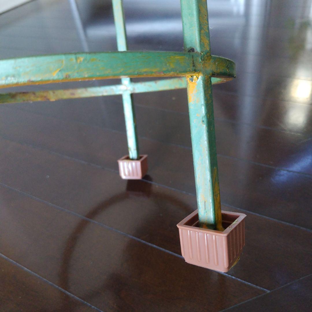 アンティーク ラタンとアイアンのフラワースタンド