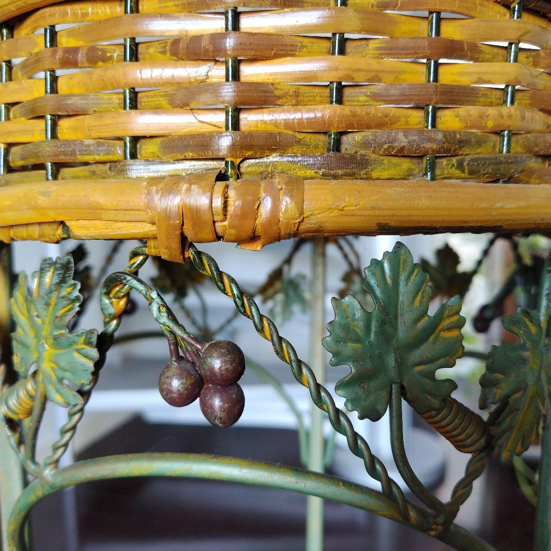 アンティーク ラタンとアイアンのフラワースタンド