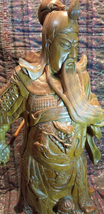 関羽一刀彫り 木製