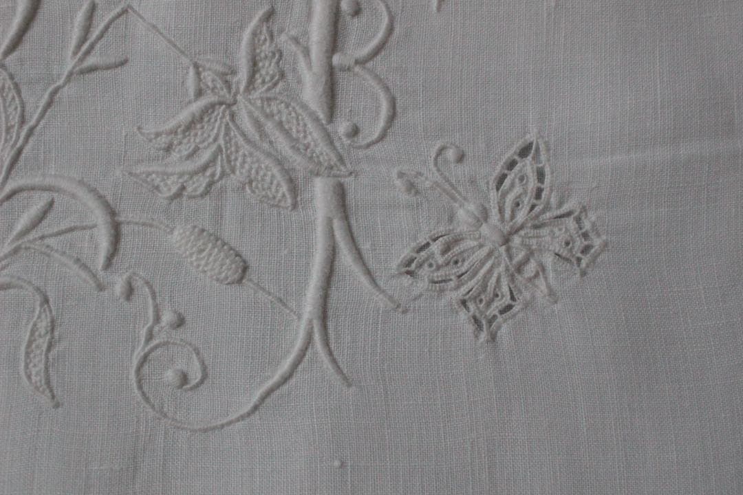 フランスアンティーククッションカバー France Antique \"P・F\"蝶