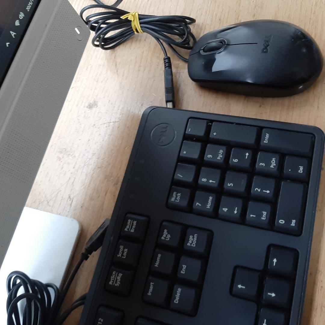 DELL 一体型 8世代 i3 512G + 500G 8G FHD