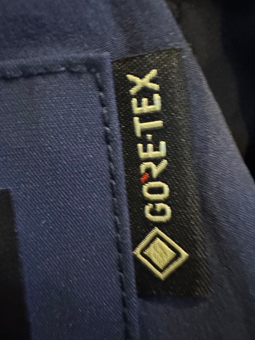 Burton [ak]ネイビースノーボードパンツ GORE-TEX ウィメンズＭ