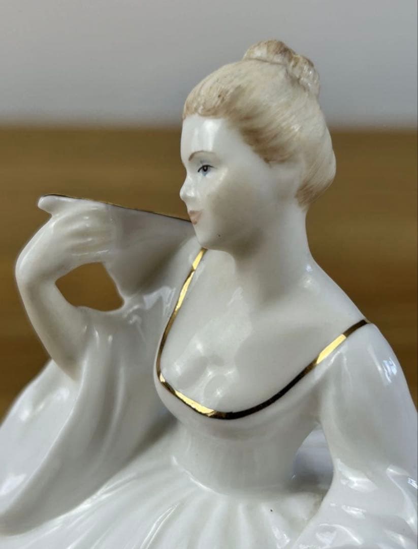 コールポート　フィギュリン「Samantha サマンサ」ハンドモデル&デコレート