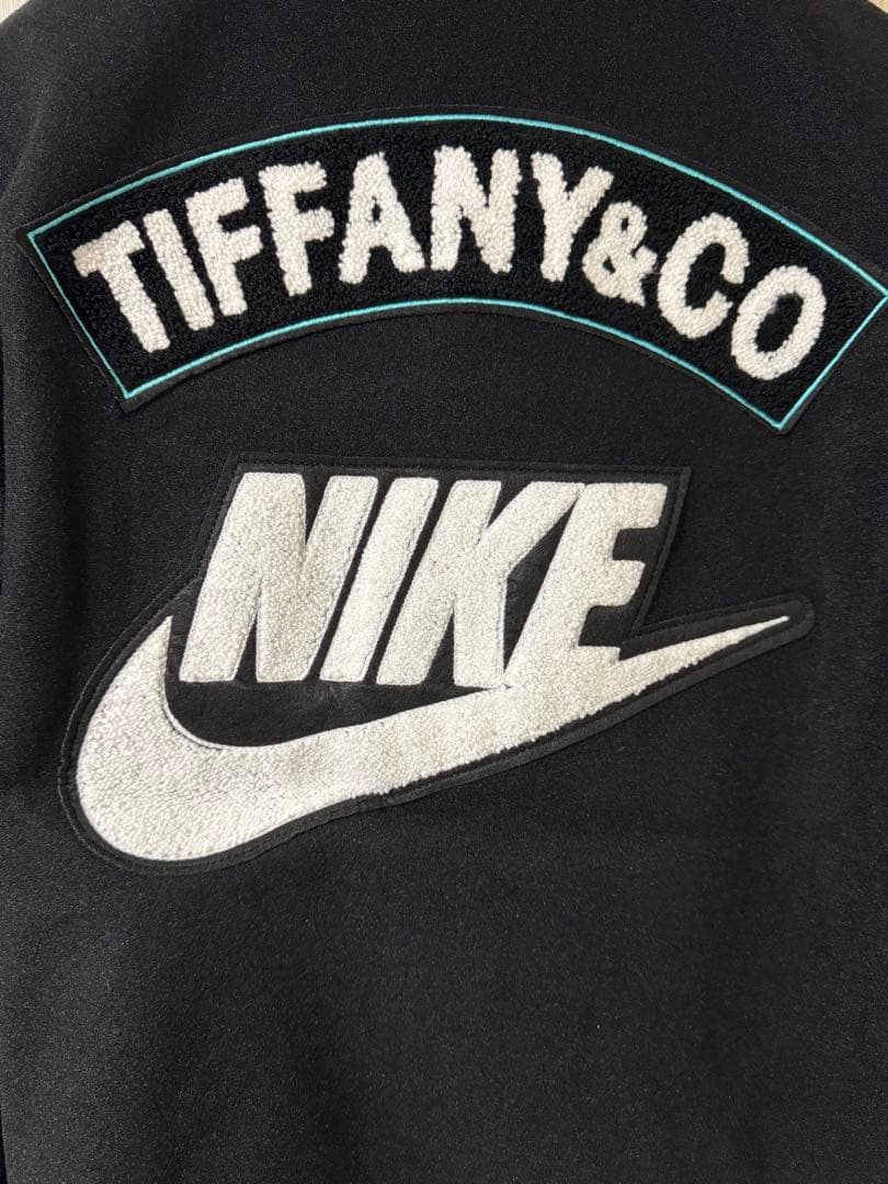 Tiffany & Co.Nike スタジャン XL