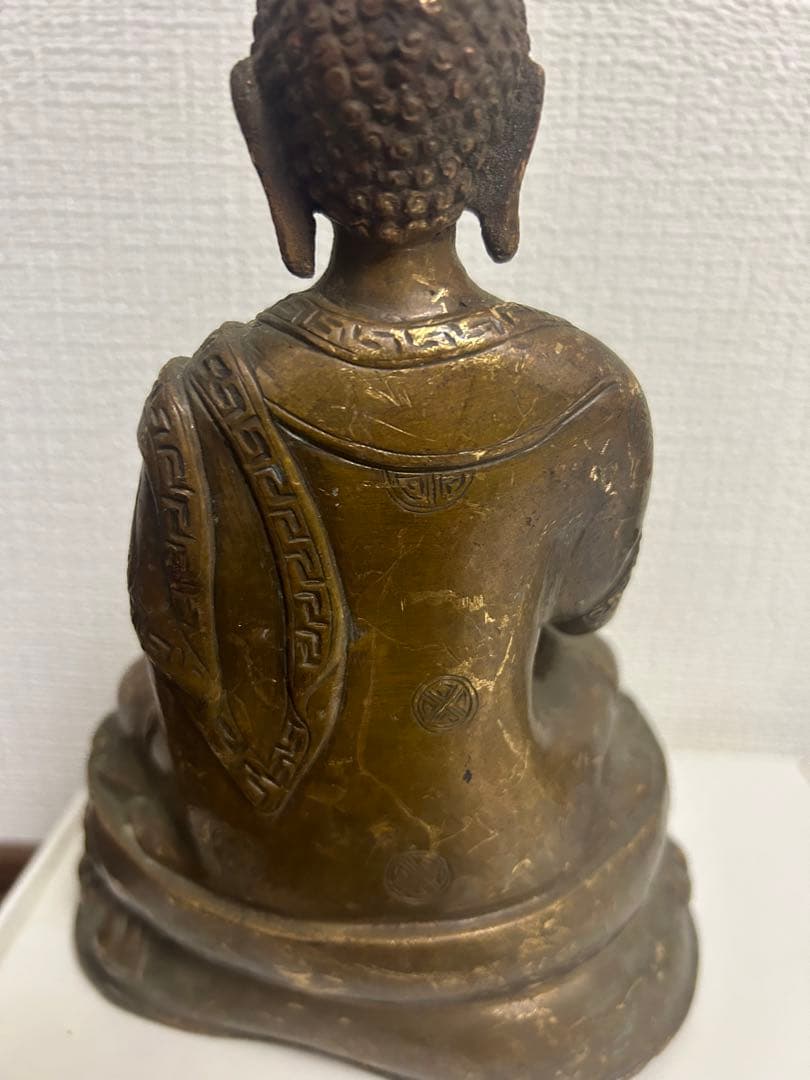 释迦牟尼坐像，真鍮製，重約2000克