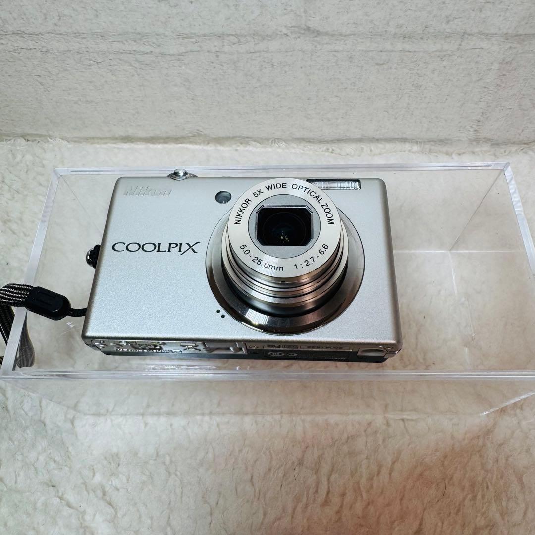 美品✨Nikon COOLPIX S570 シルバー 動作確認済み 付属品あり