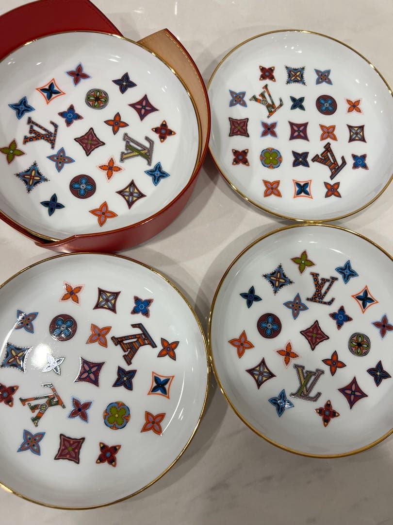 本日のみ値下げ！ルイ・ヴィトン 陶器皿 4枚セット