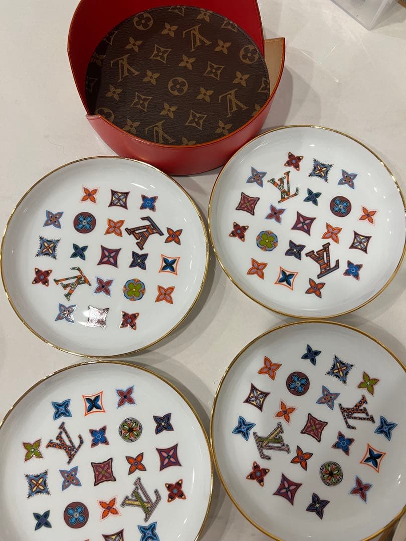 本日のみ値下げ！ルイ・ヴィトン 陶器皿 4枚セット