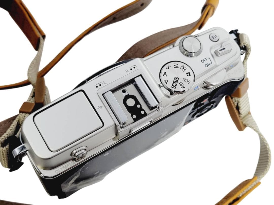 OLYMPUS オリンパス PEN E-P5 ボディジャケット付き カメラ